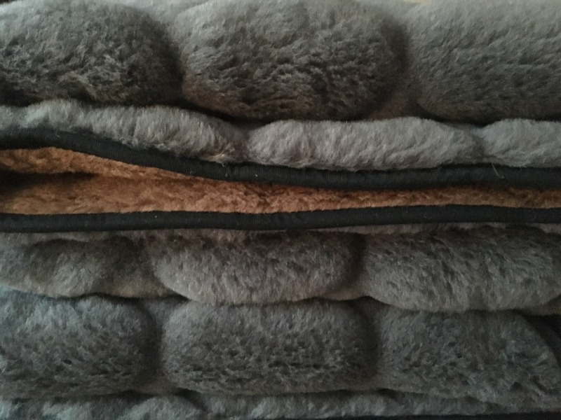 POŚCIEL Z WEŁNY ALPAKI CIEMNEJ CARO + CAMEL CIEMNY 240x200 + PODKŁAD
