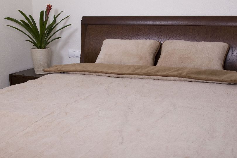 POŚCIEL Z WEŁNY WIELBŁĄDZIEJ CAMEL CLASSIC 200x200