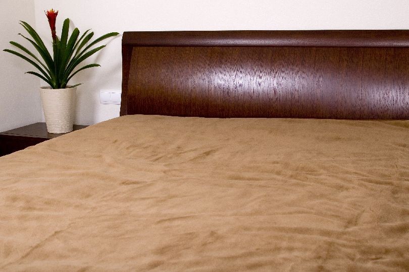 POŚCIEL Z WEŁNY WIELBŁĄDZIEJ CAMEL CLASSIC 200x200