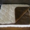 POŚCIEL Z WEŁNY CAMEL CIEMNY + KASZMIR WYTŁACZANY 140x200 + PODKŁAD