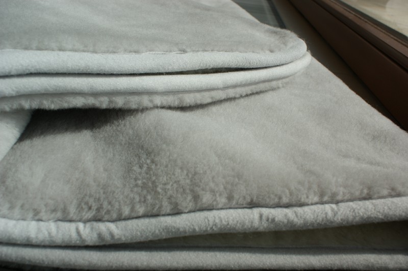 PODKŁAD Z WEŁNY ALPAKI SILVER 220x200