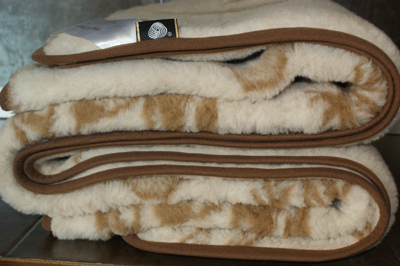 KOC Z WEŁNY WIELBŁĄDZIEJ CAMEL SAHARA 140x200