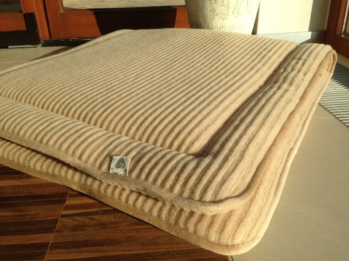 POŚCIEL Z WEŁNY WIELBŁĄDZIEJ CAMEL CAPPUCCINO 180X200 + MATERAC