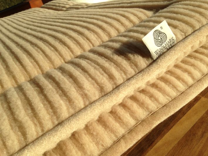 0927 MATERAC Z WEŁNY WIELBŁĄDZIEJ CAMEL SZEROKIE PASY (LEKKI) 200x200