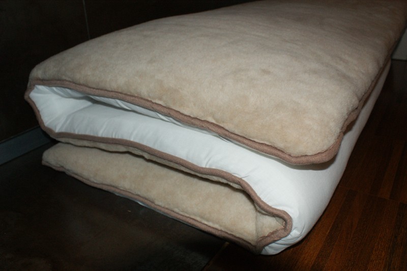 MATERAC Z WEŁNY CAMEL WIELBŁĄDZIEJ CAPPUCCINO (MEGA GRUBY) 140x200