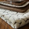 POŚCIEL Z WEŁNY KASZMIR GIRAFFE + CAMEL CIEMNY 160x200 + PODKŁAD