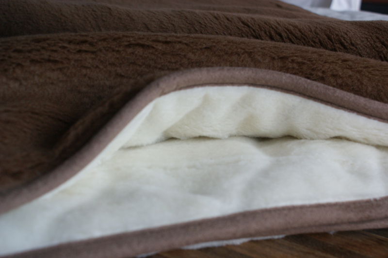 POŚCIEL Z WEŁNY CAMEL CIEMNY + KASZMIR CARO 140x200 + PODKŁAD