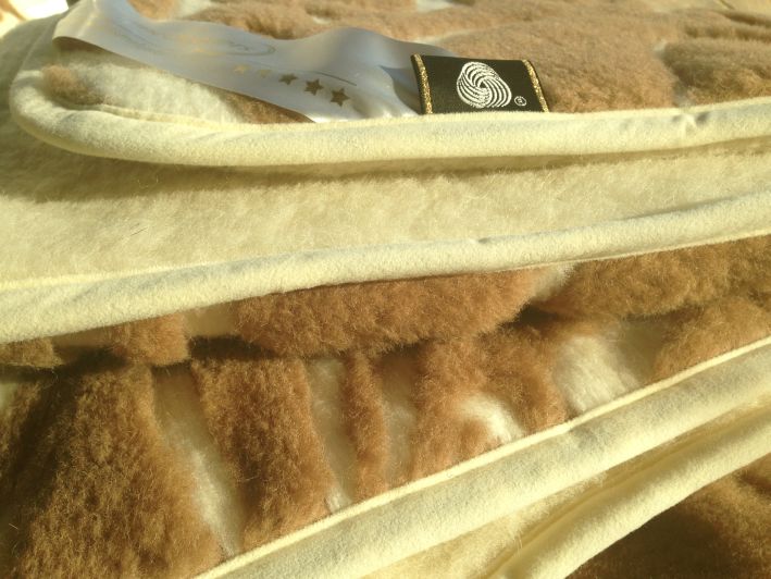 KOŁDRA Z WEŁNY MERYNOS + CAMEL WOOLSTAR 200x200