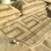 2409 POŚCIEL Z WEŁNY WIELBŁĄDZIEJ CAMEL JASNA GREKA 180x200 + PODKŁAD