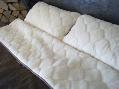 zdjecie-glowne-242 POŚCIEL Z WEŁNY CAMEL CIEMNY + KASZMIR WYTŁACZANY 200x200