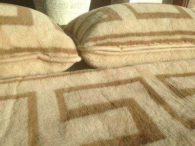 POŚCIEL Z WEŁNY WIELBŁĄDZIEJ CAMEL JASNA GREKA 240x200 + PODKŁAD