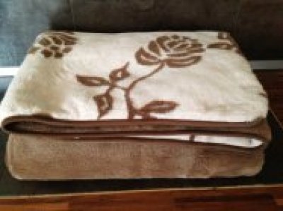 zdjecie-glowne-3059 KOŁDRA Z WEŁNY WIELBŁĄDZIEJ CAMEL TULIPAN CIEMNY 160x200