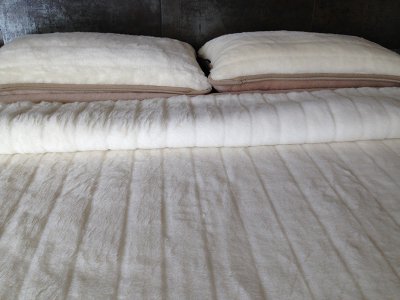 zdjecie-glowne-4736 POŚCIEL Z WEŁNY KASZMIR LUX PASY + CAMEL JASNY 240X200 + MATERAC