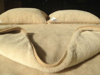 POŚCIEL Z WEŁNY WIELBŁĄDZIEJ CAMEL CAPPUCCINO 220X200 + MATERAC