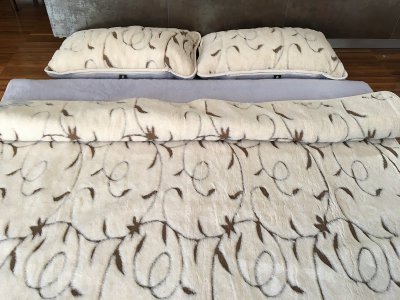 zdjecie-glowne-6068 POŚCIEL Z WEŁNY ALPAKI ALPINA + CAMEL RAMPICANTI 220X200 + MATERAC