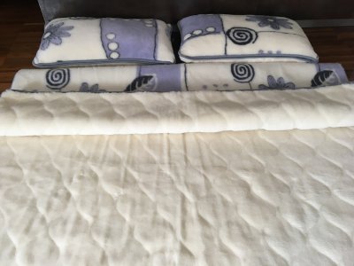 zdjecie-glowne-6488 POŚCIEL Z WEŁNY ALPAKI VIOLET BOTANICA + KASZMIR CARO 160X200 + MATERAC