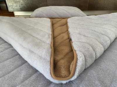 POŚCIEL Z WEŁNY ALPAKI SILVER PASY + CAMEL CIEMNY PASY 140x200 + PODKŁAD