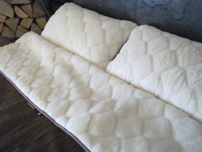 POŚCIEL Z WEŁNY CAMEL CIEMNY + KASZMIR WYTŁACZANY 160x200