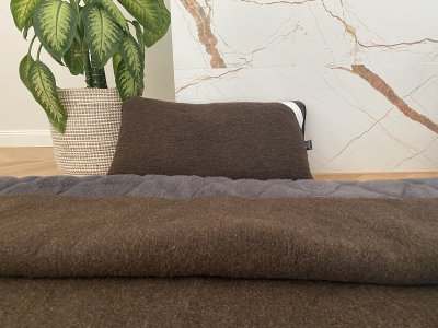 POŚCIEL Z WEŁNY MERYNOS SYBERIA DZIKI BRĄZ + ALPAKA CIEMNA CARO 140x200 + PODKŁAD
