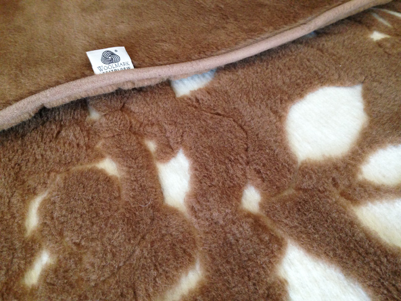 POŚCIEL Z WEŁNY WIELBŁĄDZIEJ CAMEL BIAŁA LILIA 140x200 + PODKŁAD