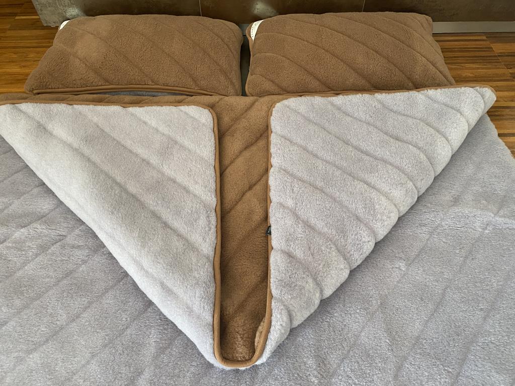 POŚCIEL Z WEŁNY ALPAKI SILVER PASY + CAMEL CIEMNY PASY 200x200