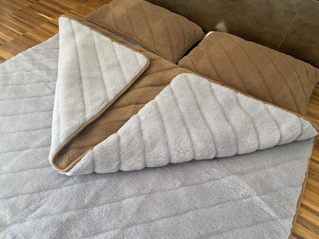 POŚCIEL Z WEŁNY ALPAKI SILVER PASY + CAMEL CIEMNY PASY 200x200