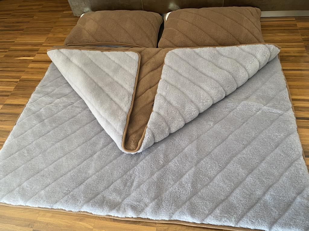 POŚCIEL Z WEŁNY ALPAKI SILVER PASY + CAMEL CIEMNY PASY 200x200
