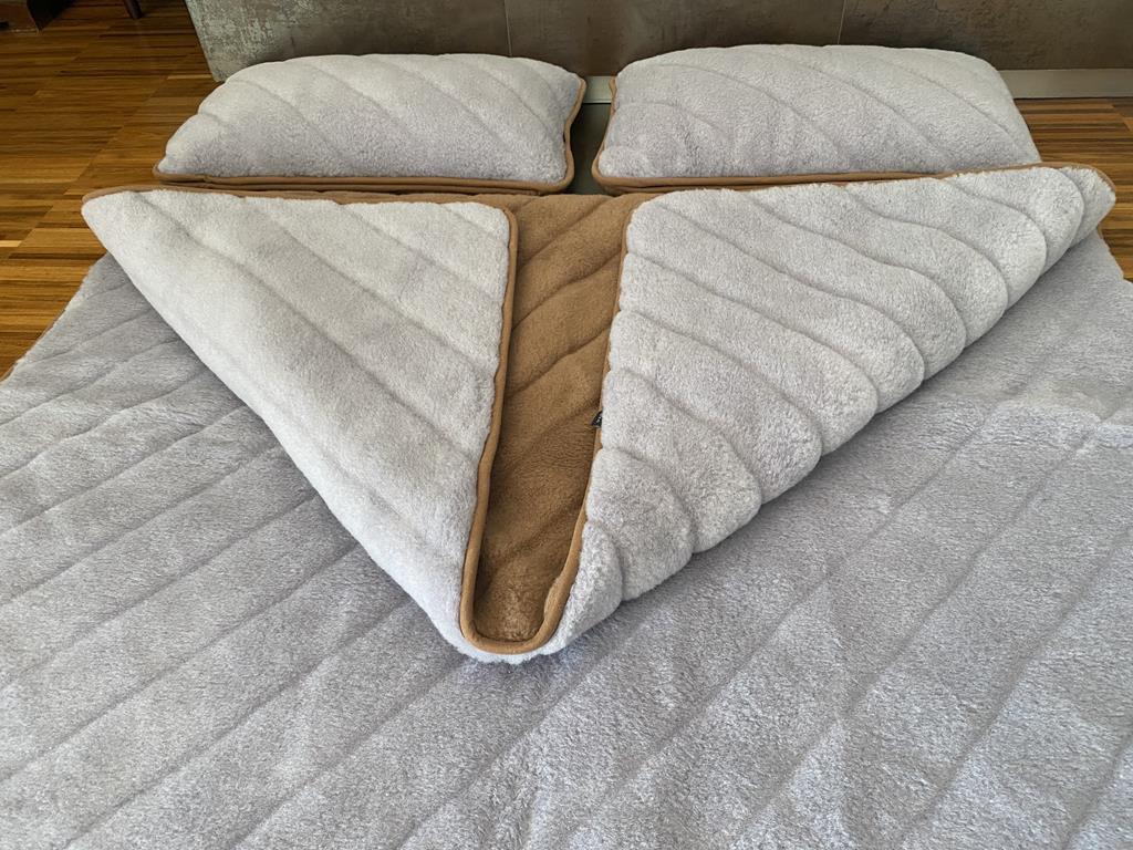 POŚCIEL Z WEŁNY ALPAKI SILVER PASY + CAMEL CIEMNY PASY 200x200