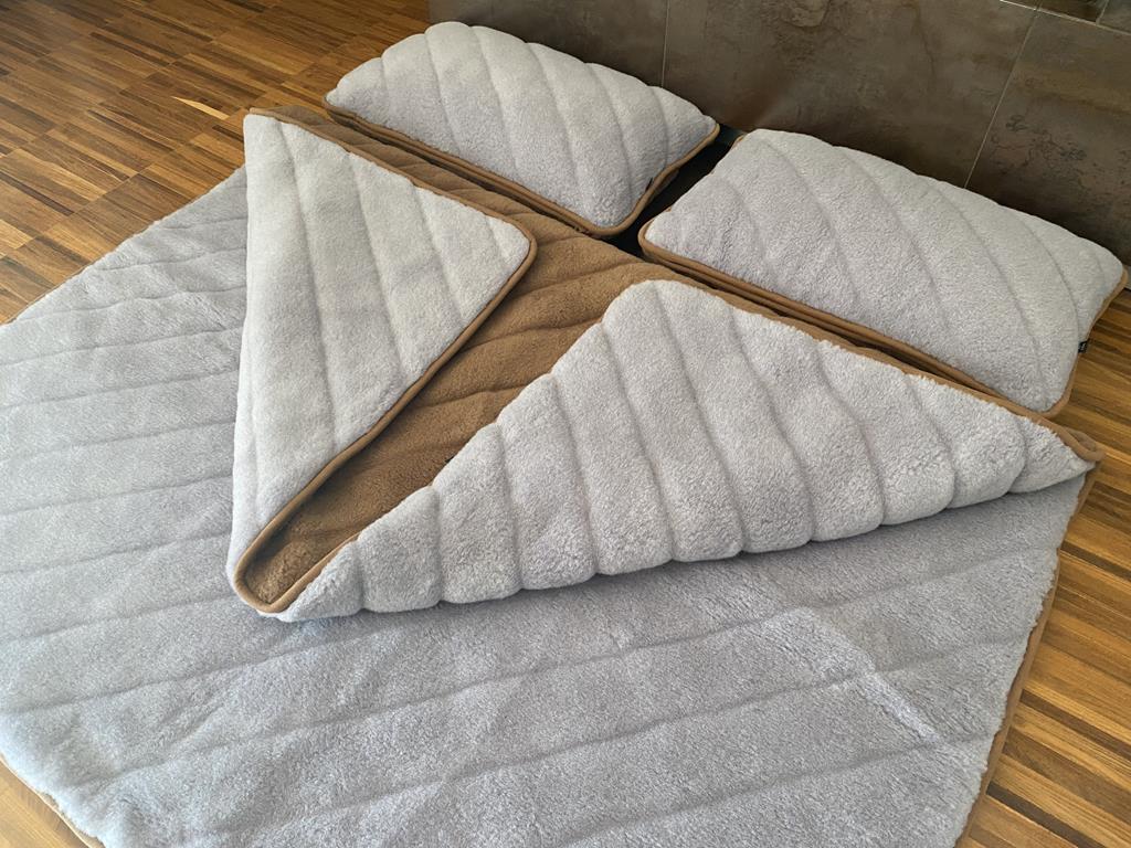 POŚCIEL Z WEŁNY ALPAKI SILVER PASY + CAMEL CIEMNY PASY 200x200