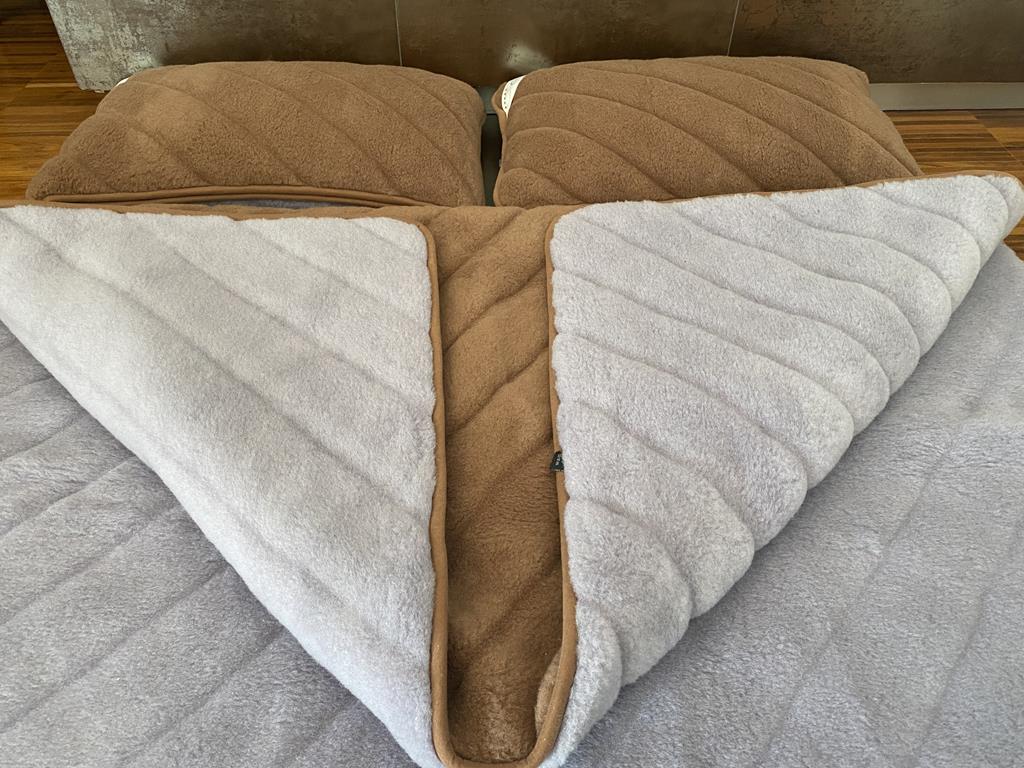 POŚCIEL Z WEŁNY ALPAKI SILVER PASY + CAMEL CIEMNY PASY 200x200