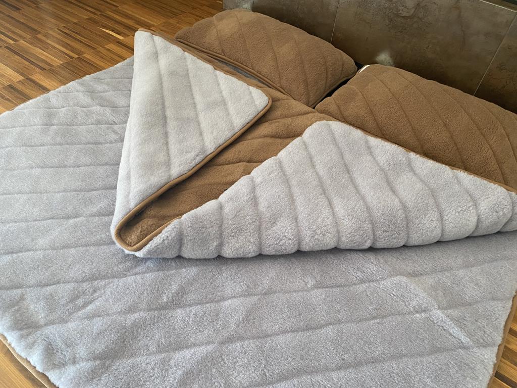 POŚCIEL Z WEŁNY ALPAKI SILVER PASY + CAMEL CIEMNY PASY 200x200