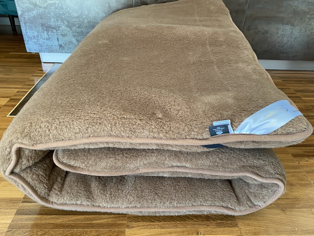 MATERAC Z WEŁNY WIELBŁĄDZIEJ CAMEL CIEMNY KRÓLEWSKI 180x200