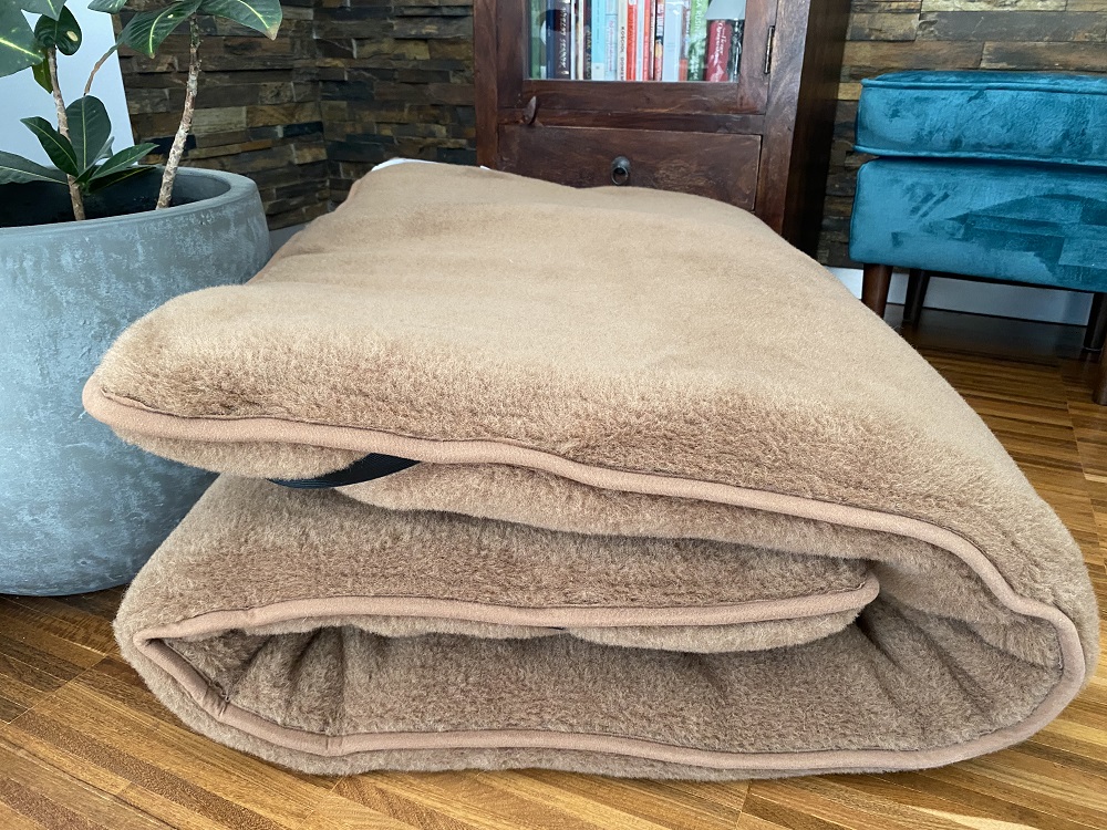 MATERAC Z WEŁNY WIELBŁĄDZIEJ CAMEL CIEMNY KRÓLEWSKI 180x200