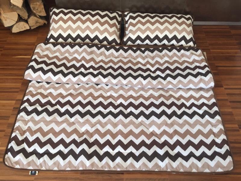 POŚCIEL Z WEŁNY CAMEL CAPPUCCINO PASY 200x200
