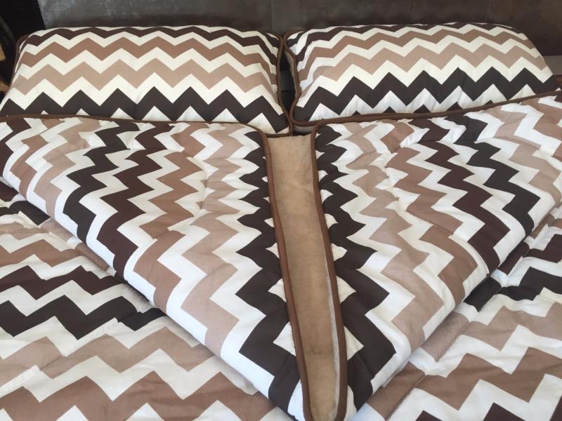 POŚCIEL Z WEŁNY CAMEL CAPPUCCINO PASY 200x200