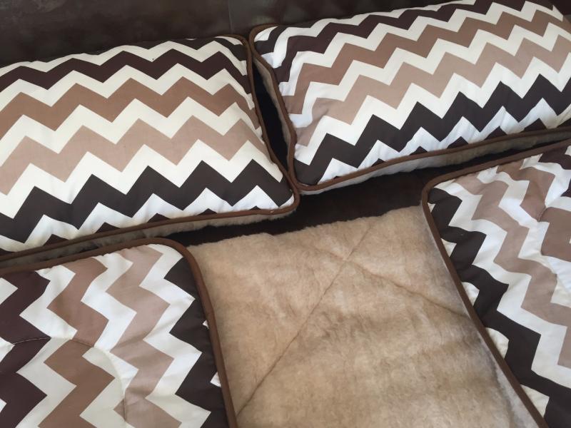 POŚCIEL Z WEŁNY CAMEL CAPPUCCINO PASY 200x200