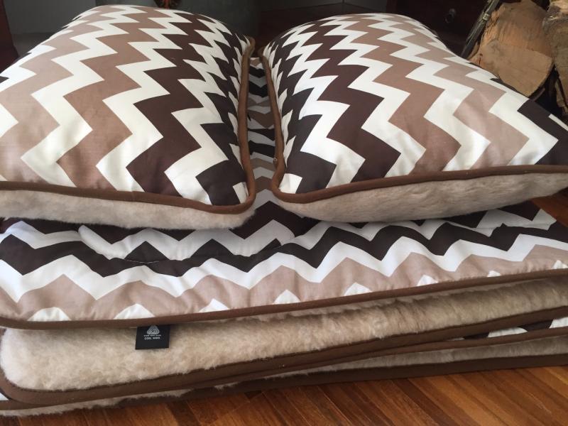 POŚCIEL Z WEŁNY CAMEL CAPPUCCINO PASY 200x200
