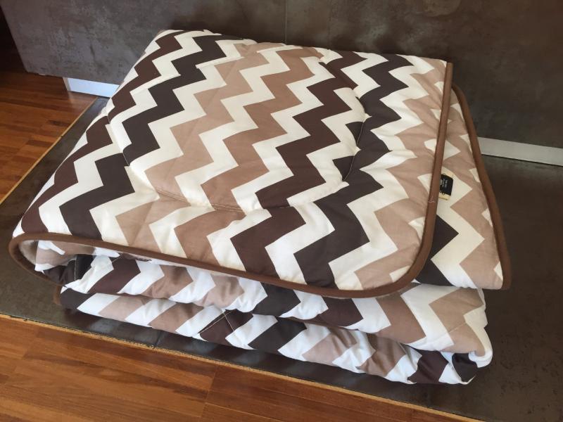 KOŁDRA Z WEŁNY CAMEL CAPPUCCINO PASY 220x200