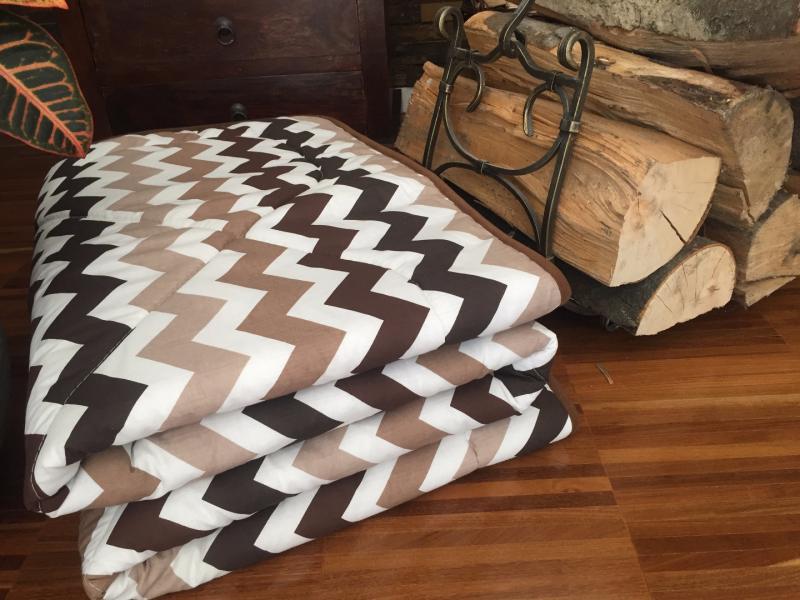 KOŁDRA Z WEŁNY CAMEL CAPPUCCINO PASY 220x200