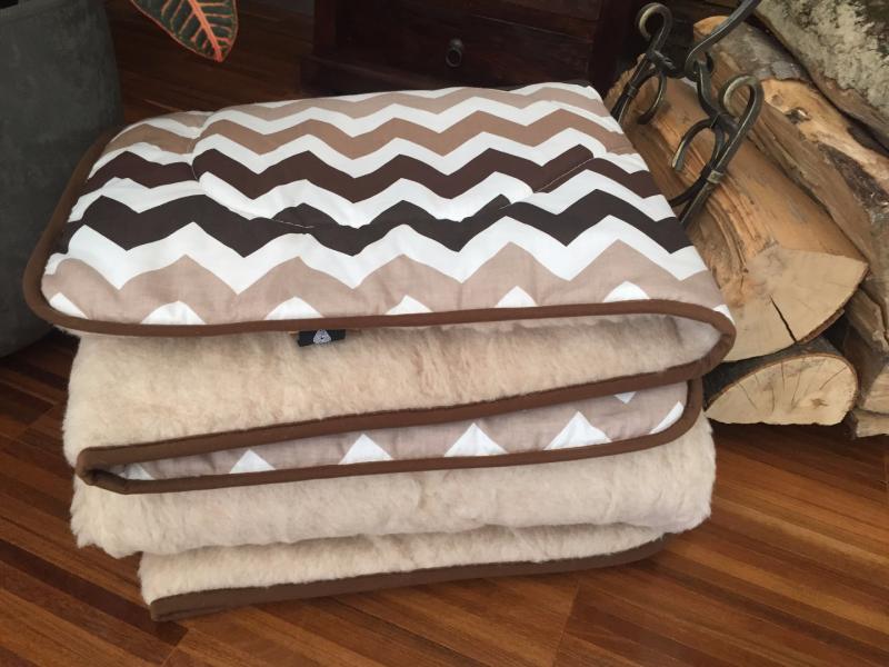 KOŁDRA Z WEŁNY CAMEL CAPPUCCINO PASY 220x200