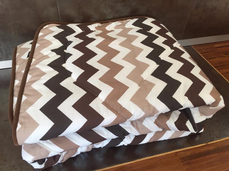KOŁDRA Z WEŁNY CAMEL CAPPUCCINO PASY 220x200