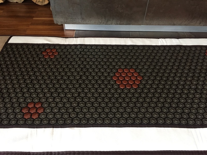 Mata Turmalinowa NOBLE Hexagon 80x190 cm - Kolekcja 2025 - 902 sztuki Turmalinu - Super Jakość Ceramiki Turmalinowej - Luksusowy Zamszowy Materiał - Cena Katalogowa 4890 złotych