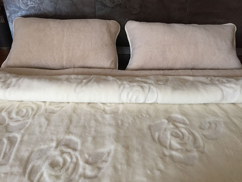19 POŚCIEL Z WEŁNY KASZMIR RÓŻA BIAŁA + CAMEL JASNY 160X200 + PODKŁAD