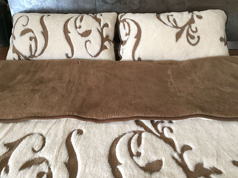 11 POŚCIEL Z WEŁNY WIELBŁĄDZIEJ CAMEL SZLACHECKI 200X200 + MATERAC