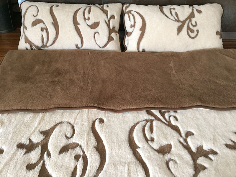 12 POŚCIEL Z WEŁNY WIELBŁĄDZIEJ CAMEL SZLACHECKI 200X200 + MATERAC