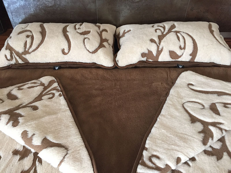 22 POŚCIEL Z WEŁNY WIELBŁĄDZIEJ CAMEL SZLACHECKI 200X200 + MATERAC