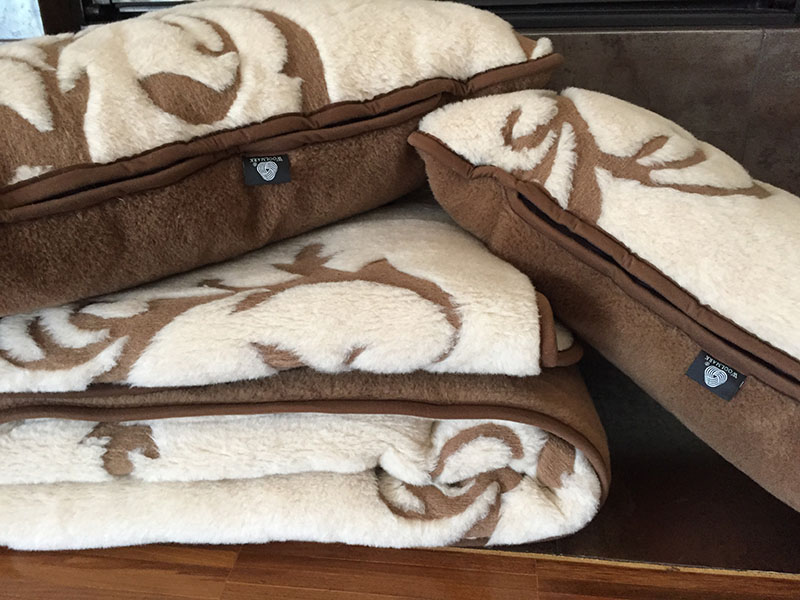 39 POŚCIEL Z WEŁNY WIELBŁĄDZIEJ CAMEL SZLACHECKI 200X200 + MATERAC