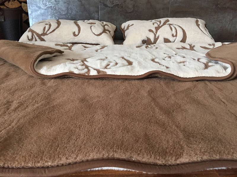 8 POŚCIEL Z WEŁNY WIELBŁĄDZIEJ CAMEL SZLACHECKI 200X200 + MATERAC