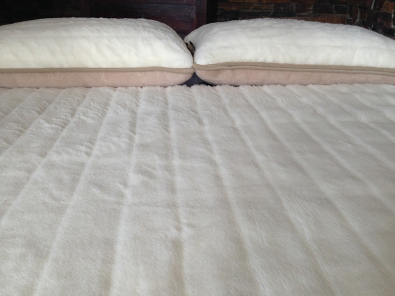 POŚCIEL Z WEŁNY KASZMIR LUX PASY + CAMEL JASNY 240X200 + PODKŁAD