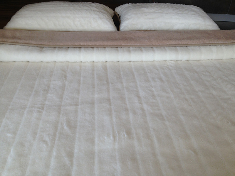 POŚCIEL Z WEŁNY KASZMIR LUX PASY + CAMEL JASNY 240X200 + PODKŁAD